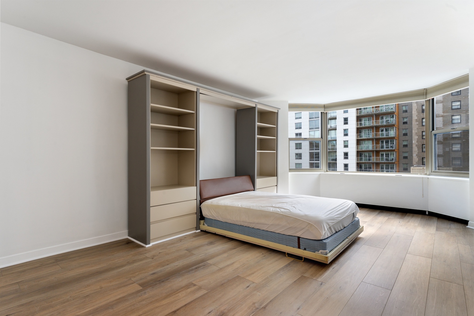 535 N Michigan Avenue Unit: 1907