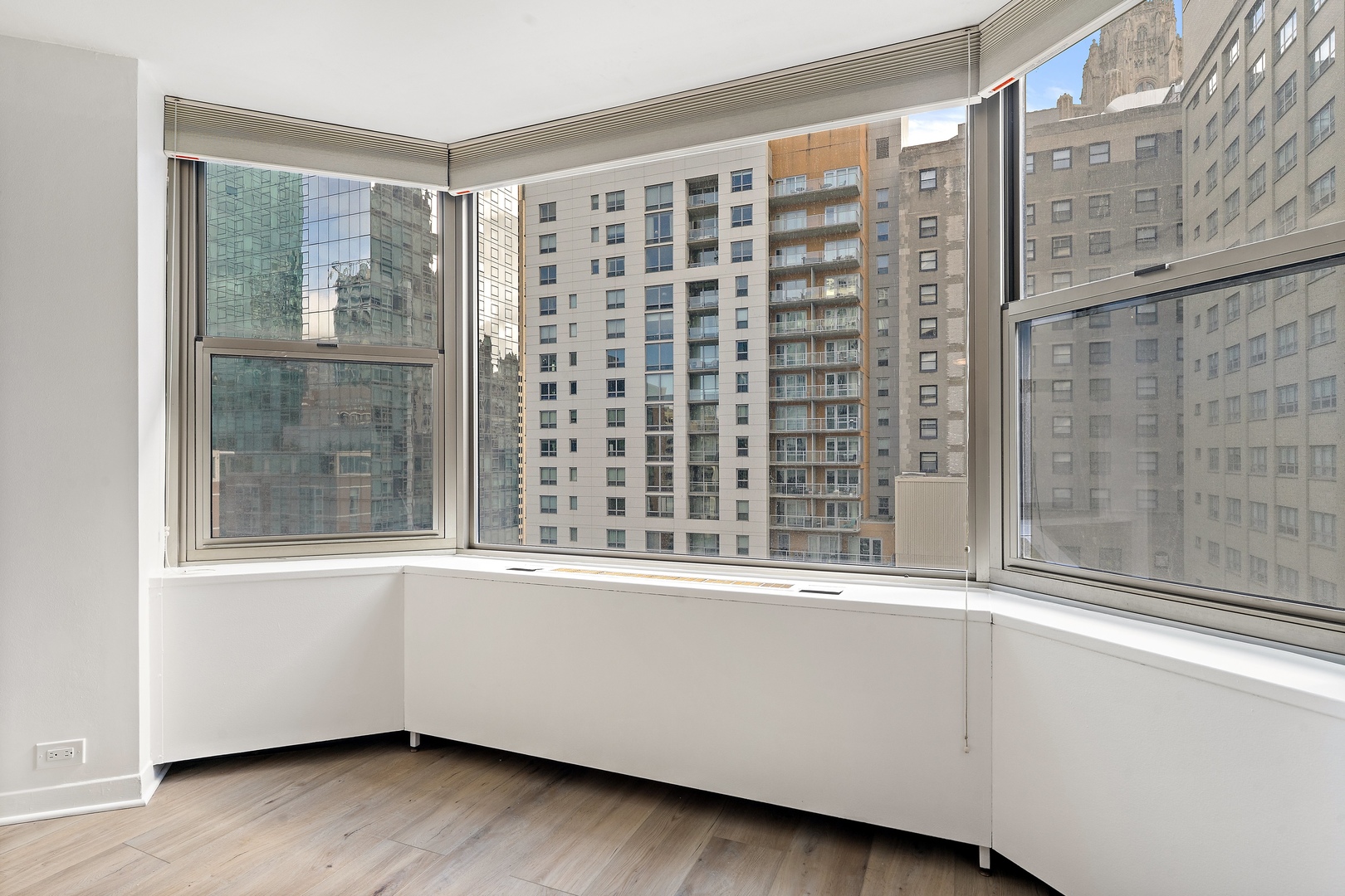 535 N Michigan Avenue Unit: 1907