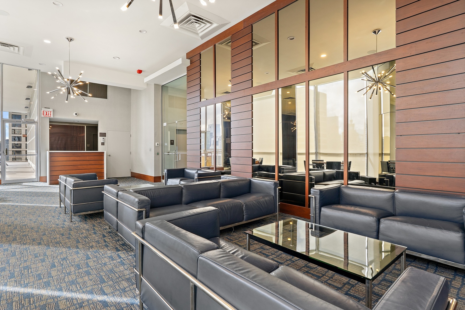 535 N Michigan Avenue Unit: 1907