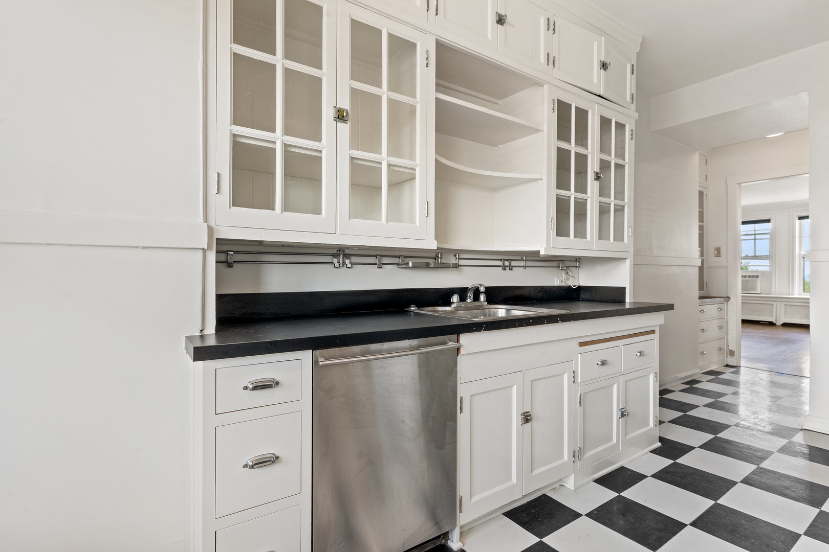 5000 N Marine Drive Unit: 7D