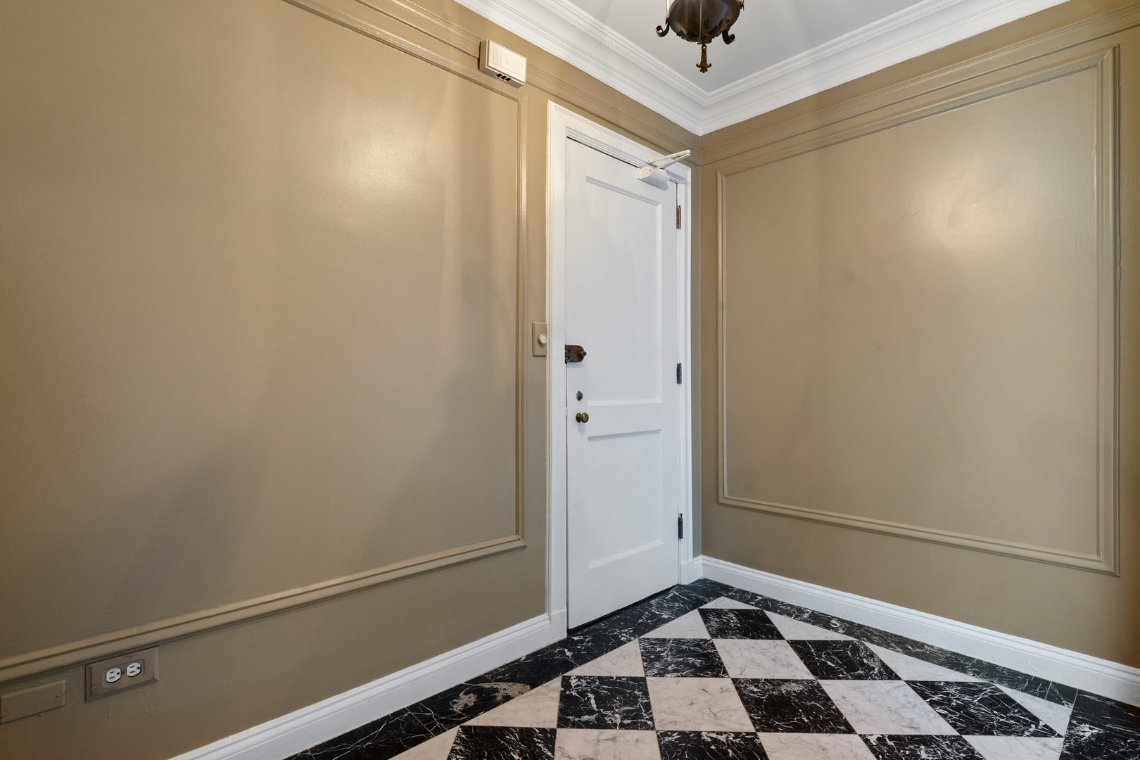 5000 N Marine Drive Unit: 7D