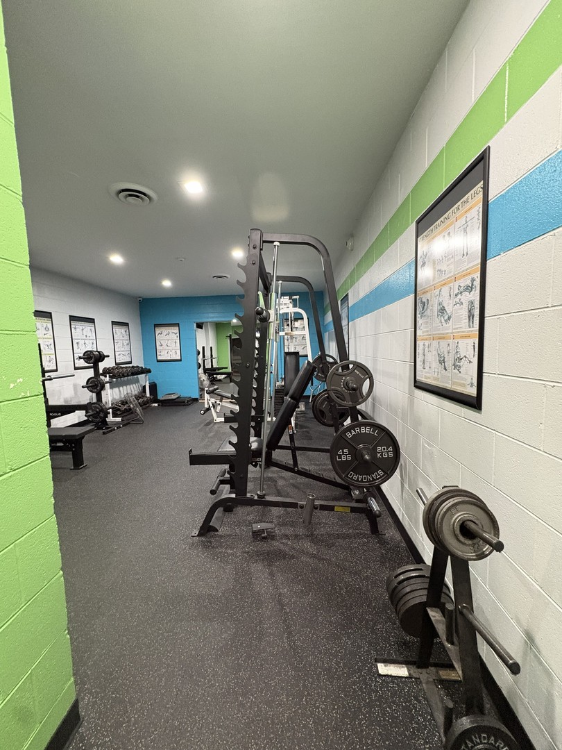 6325 N Sheridan Road Unit: 1906