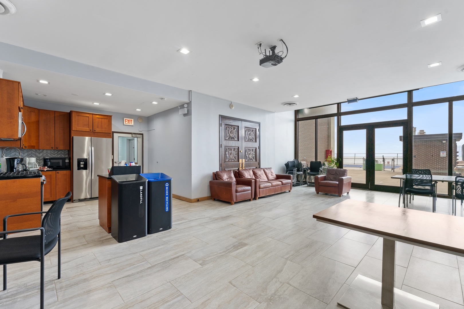 6325 N Sheridan Road Unit: 1906
