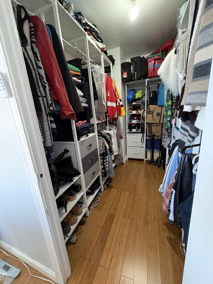 6325 N Sheridan Road Unit: 1906