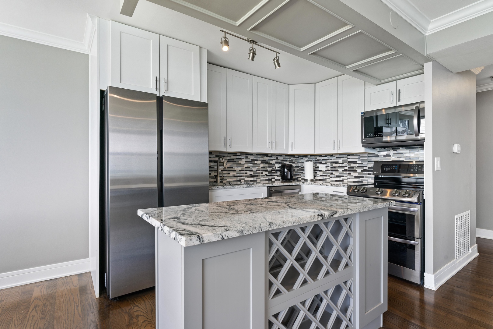 6301 N Sheridan Road Unit: 10G