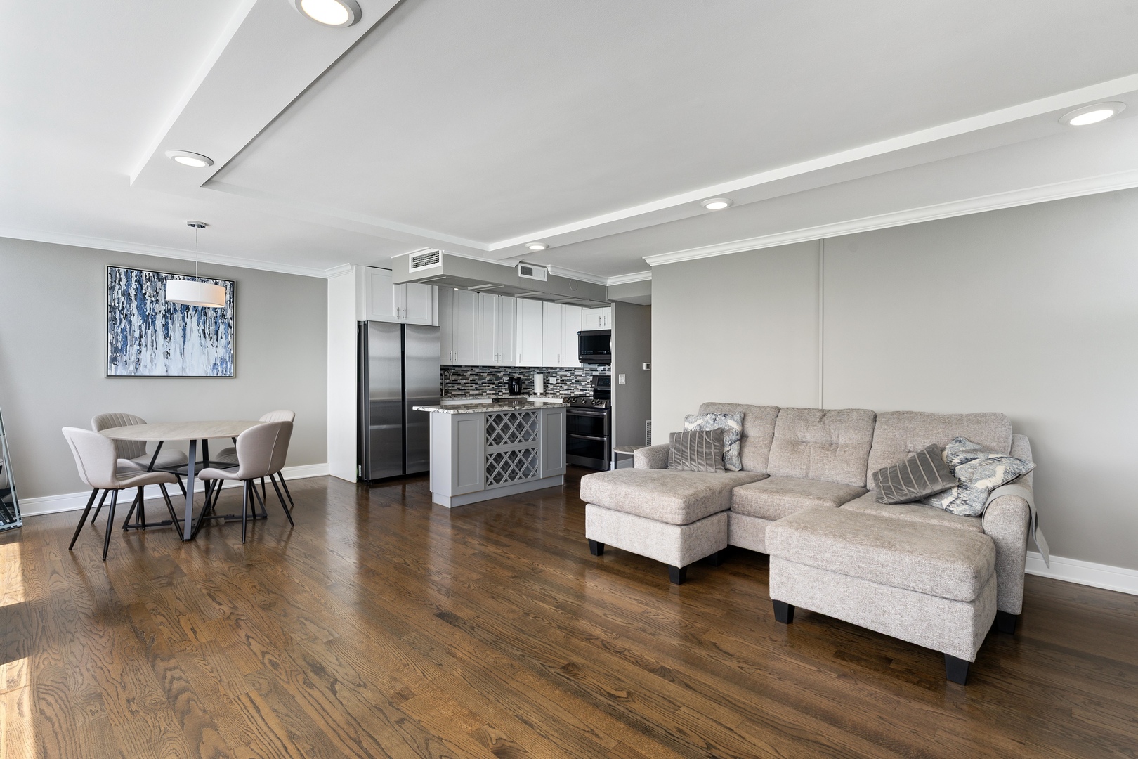 6301 N Sheridan Road Unit: 10G