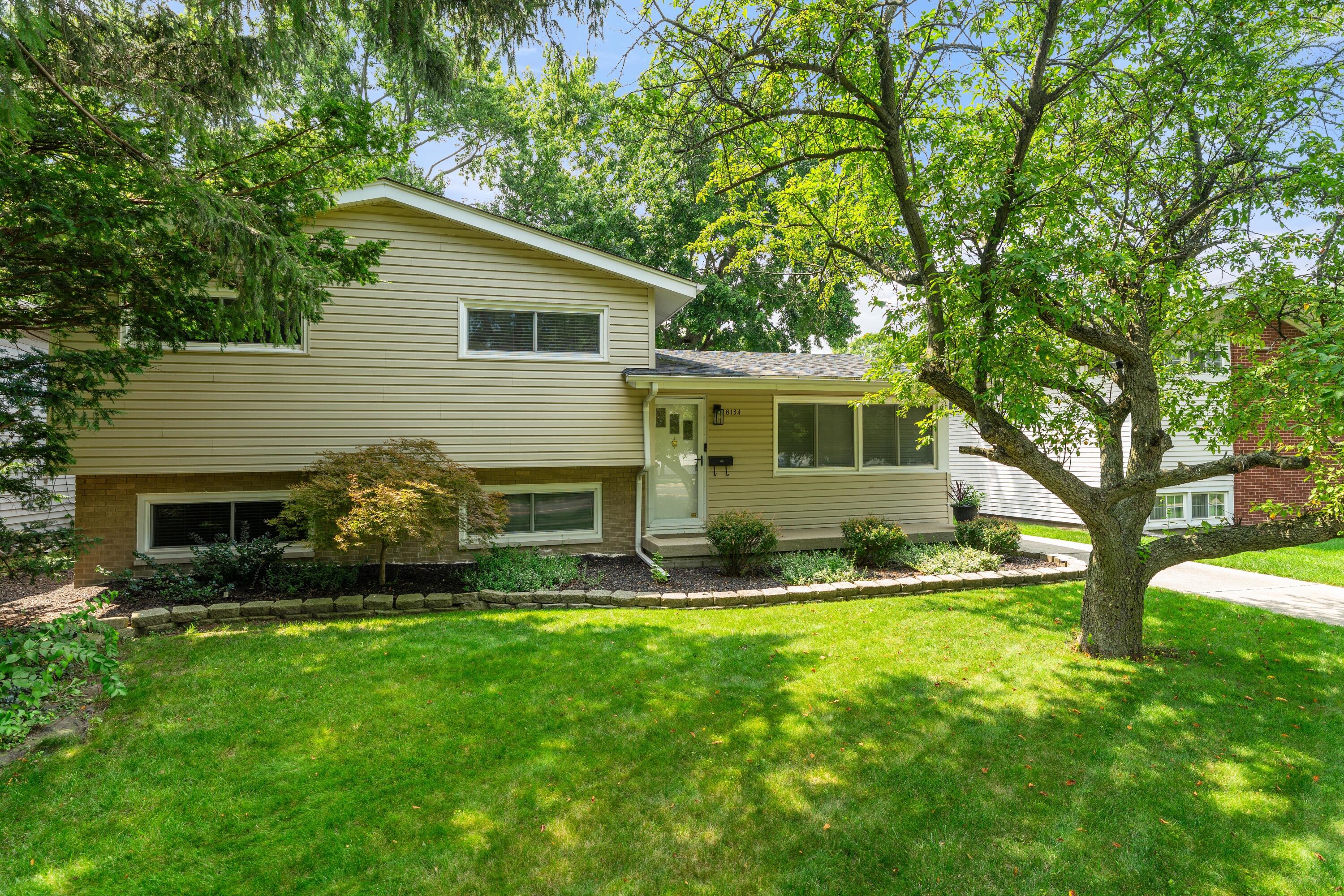 8134 Columbia Avenue Munster In Us 46321 Nra844355