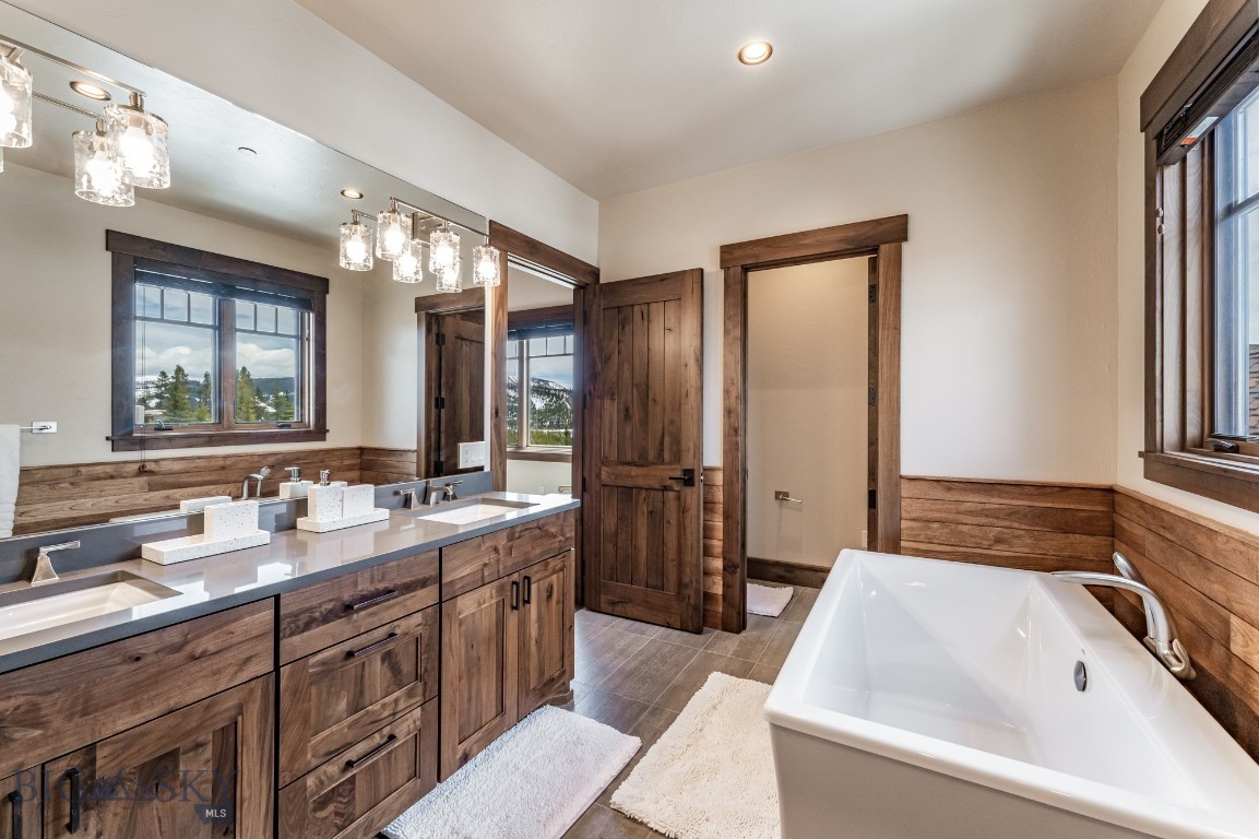 14 Upper Cascade Ridge Road 206