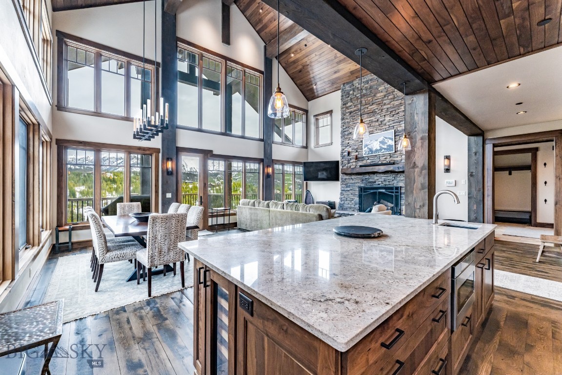 14 Upper Cascade Ridge Road 206