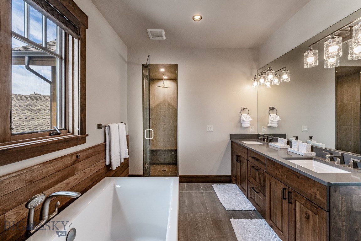 14 Upper Cascade Ridge Road 206