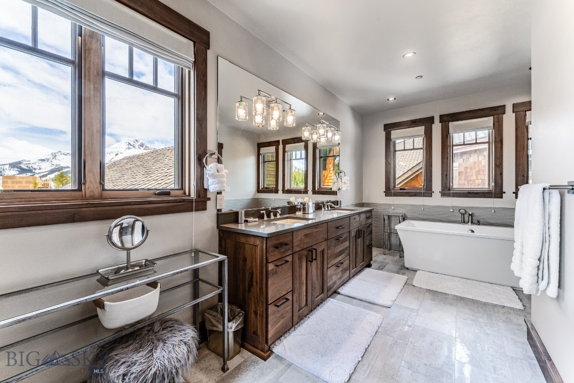 14 Upper Cascade Ridge Road 206