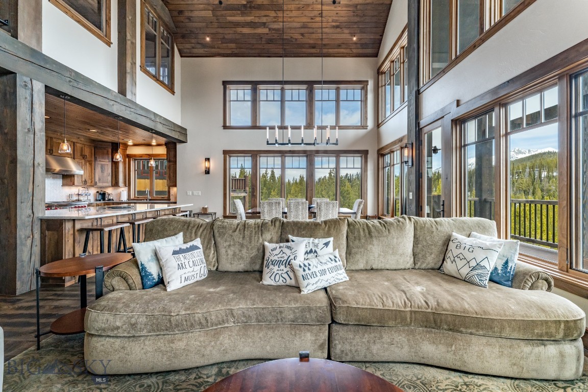 14 Upper Cascade Ridge Road 206
