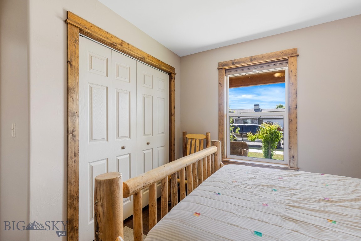 1704 Drummond Boulevard