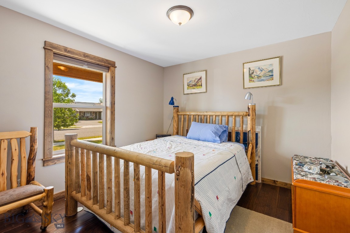 1704 Drummond Boulevard