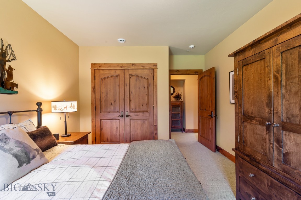 83 Peaks View Drive