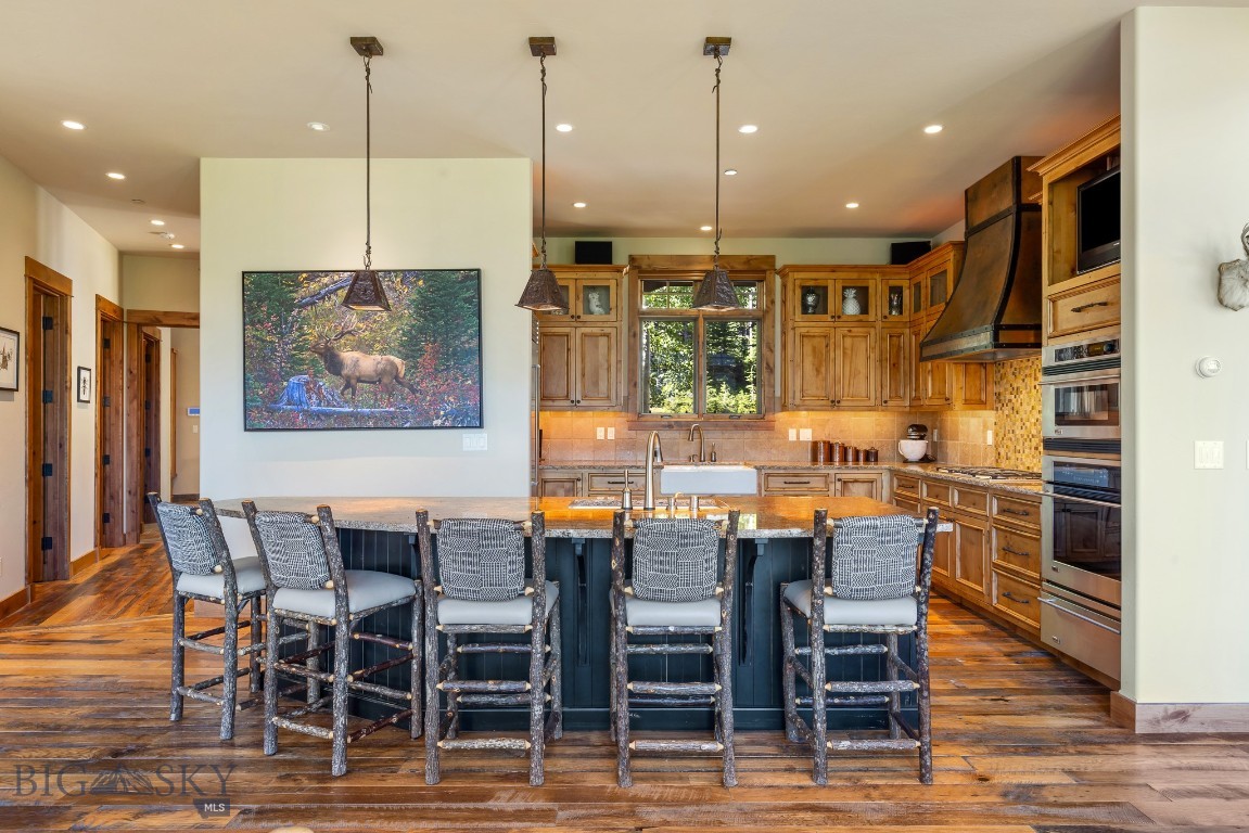 83 Peaks View Drive