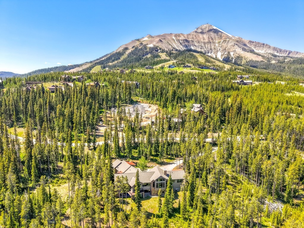 83 Peaks View Drive
