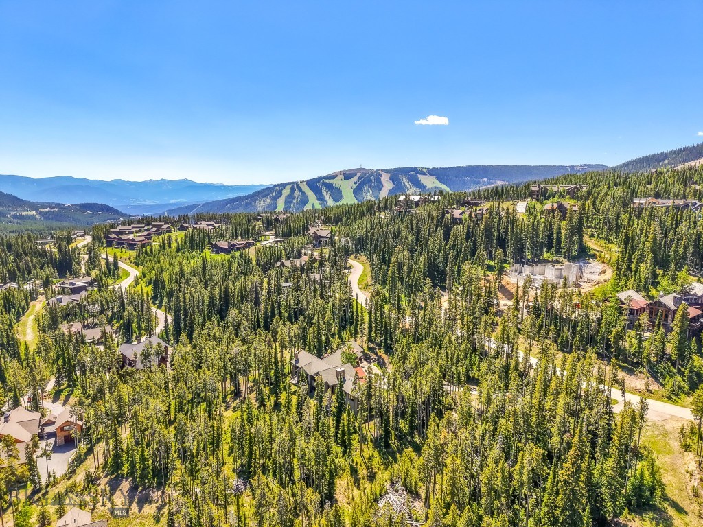 83 Peaks View Drive