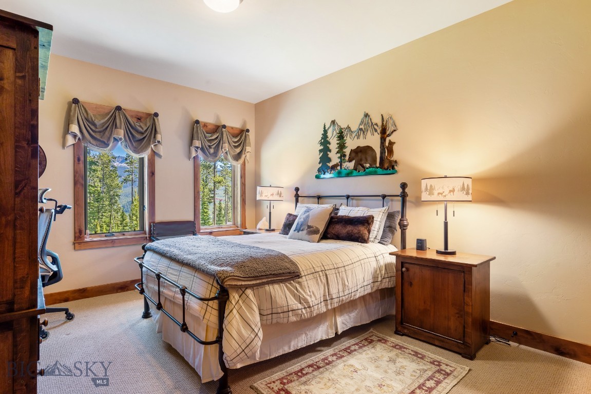 83 Peaks View Drive