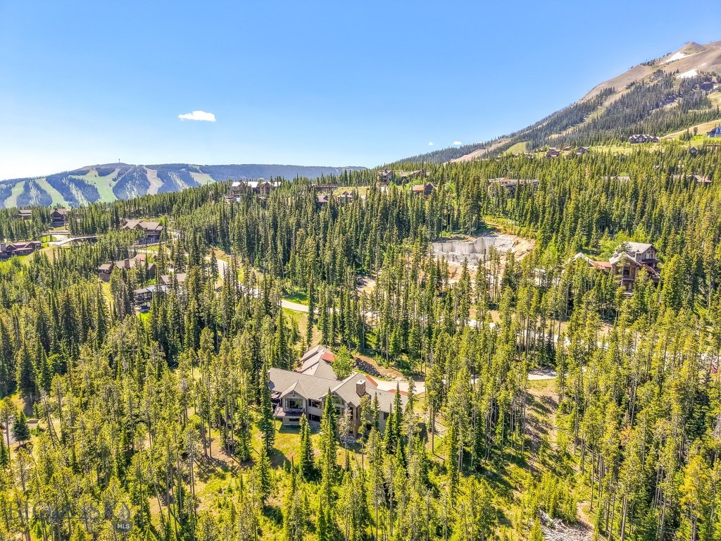 83 Peaks View Drive