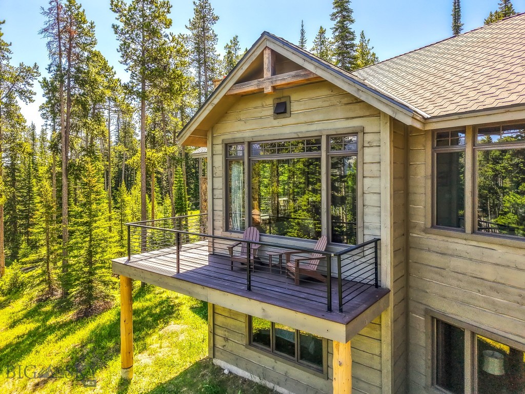 83 Peaks View Drive