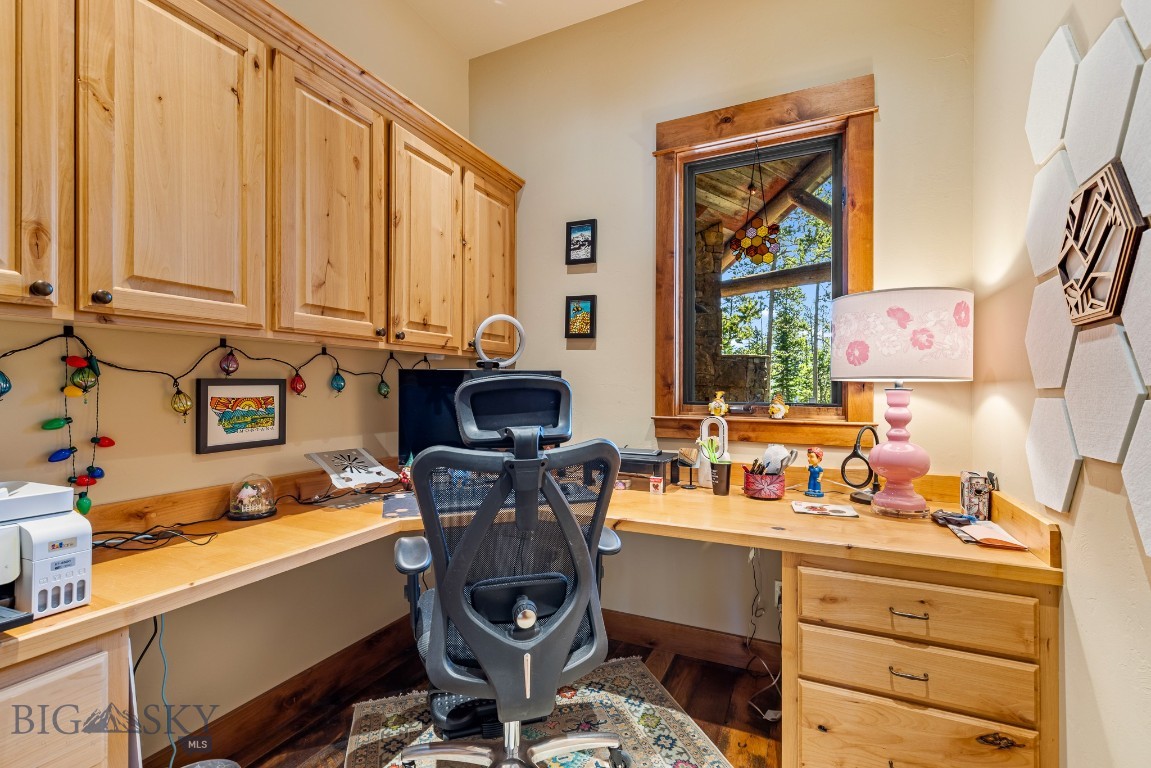 83 Peaks View Drive