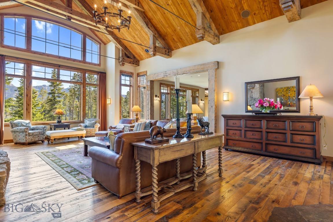 83 Peaks View Drive