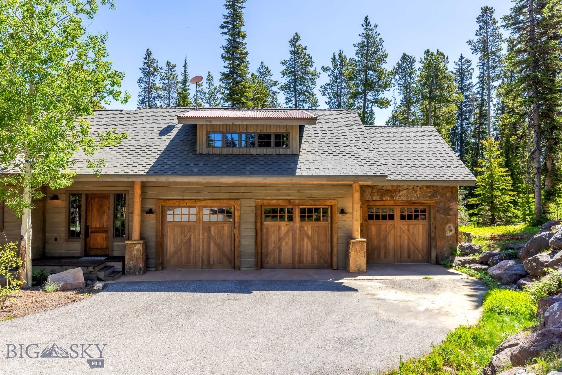 83 Peaks View Drive