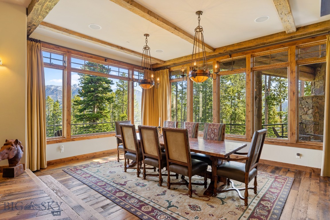 83 Peaks View Drive
