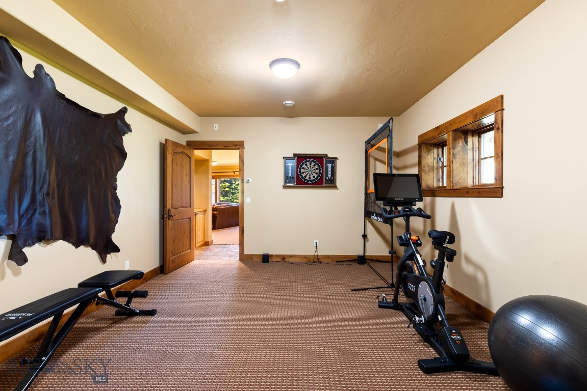 83 Peaks View Drive