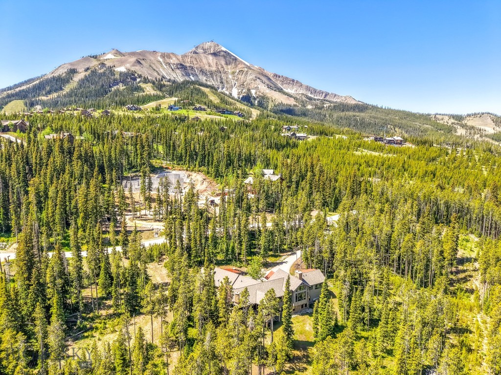 83 Peaks View Drive