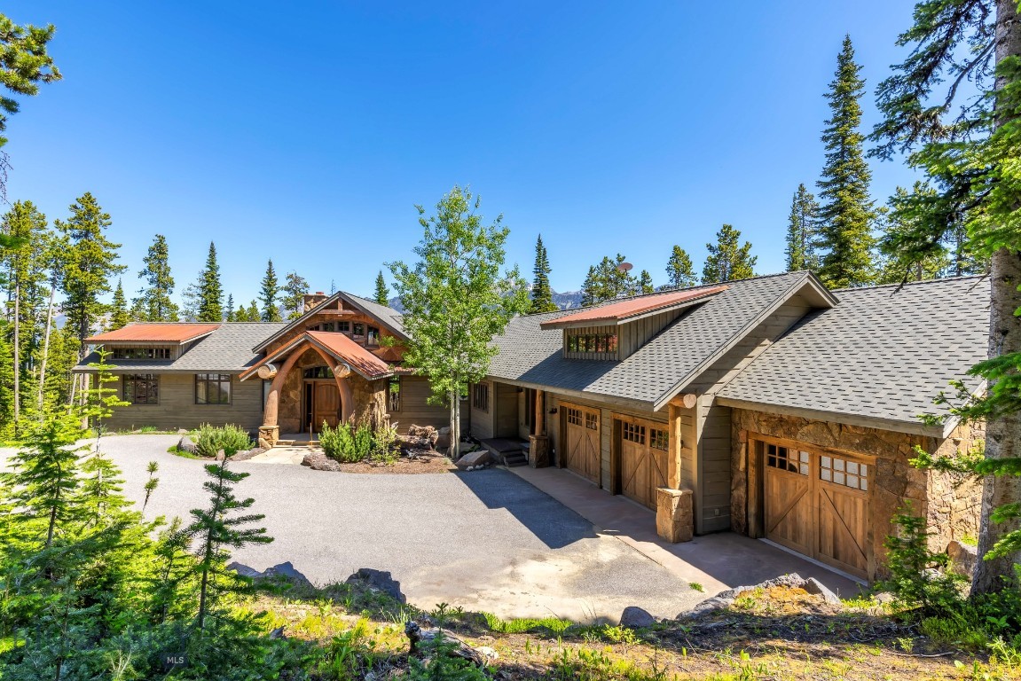 83 Peaks View Drive