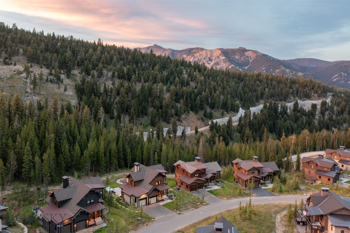 85 North Outlook Loop