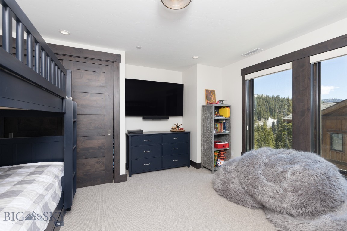 85 North Outlook Loop