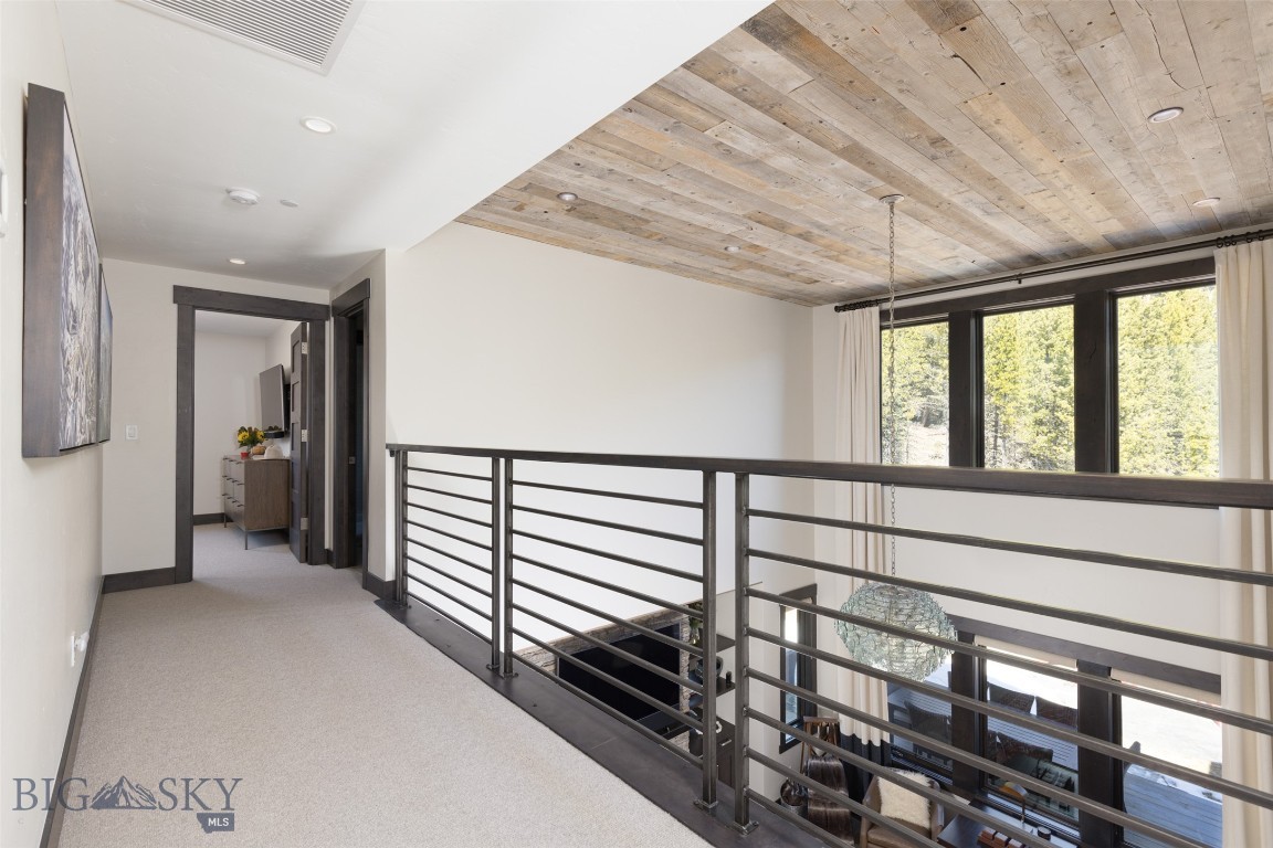 85 North Outlook Loop