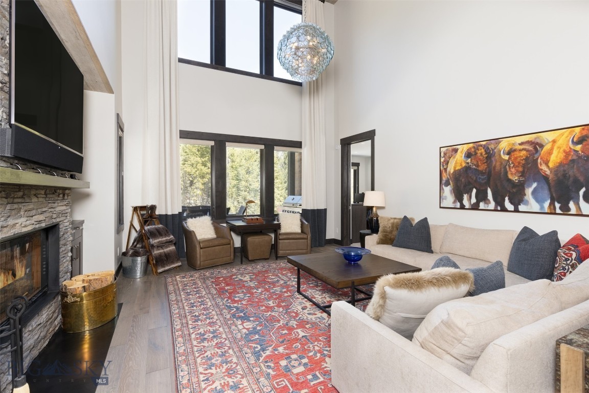 85 North Outlook Loop