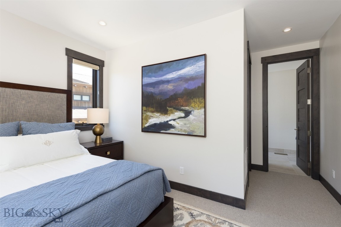 85 North Outlook Loop