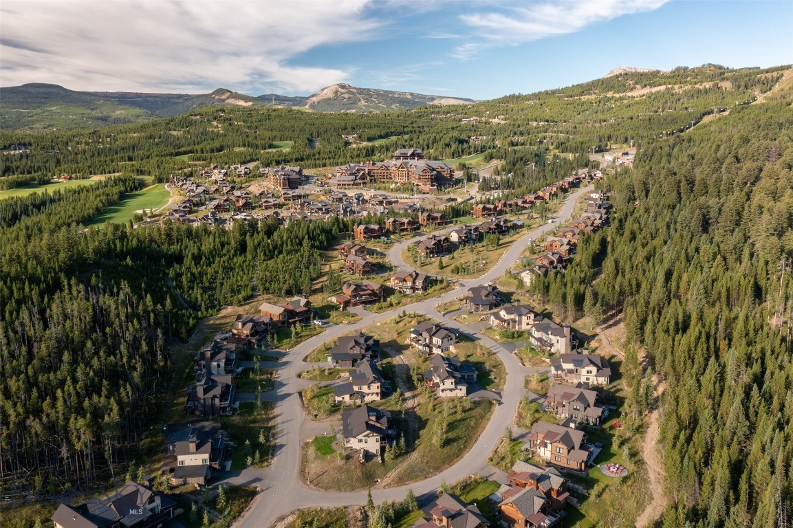 85 North Outlook Loop