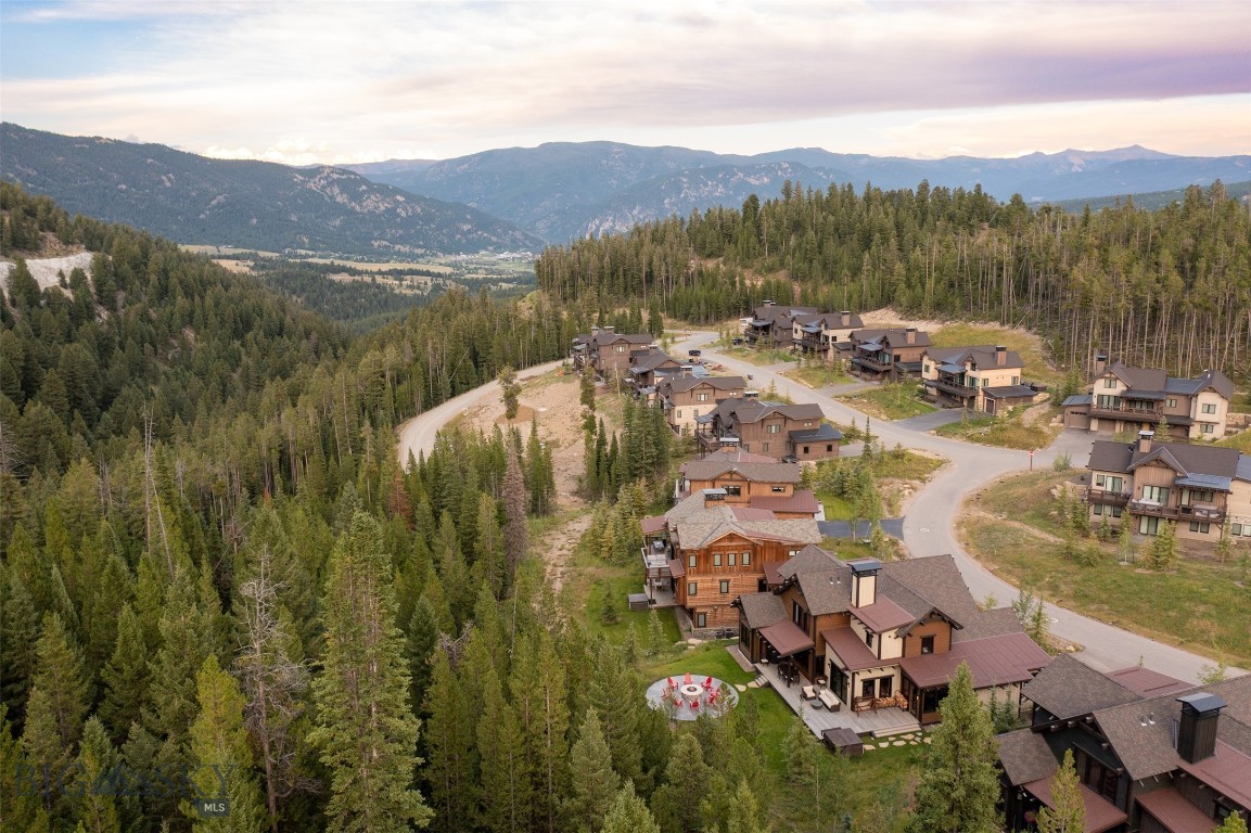 85 North Outlook Loop