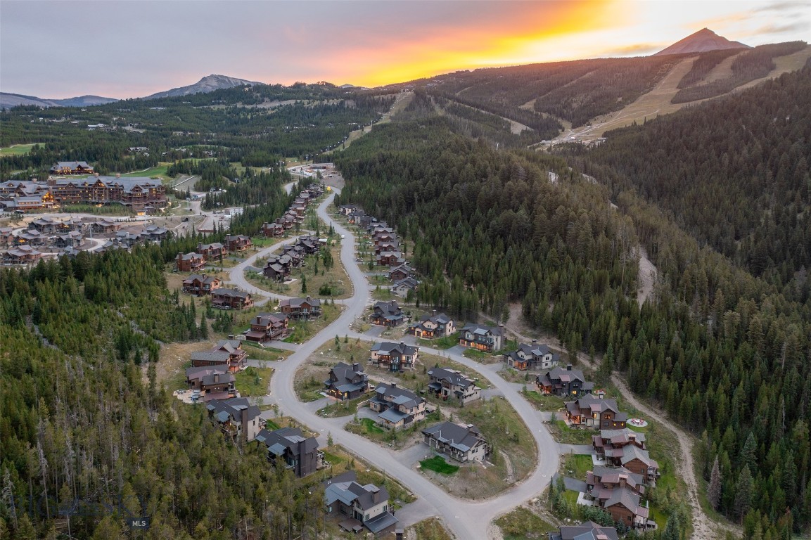 85 North Outlook Loop
