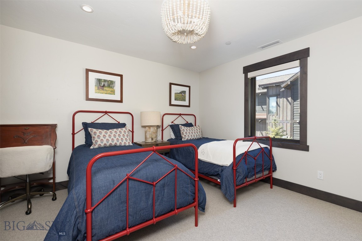 85 North Outlook Loop