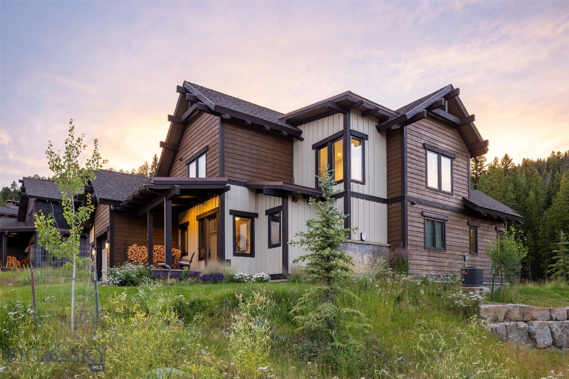 85 North Outlook Loop