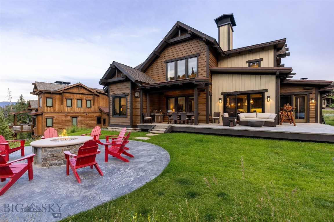 85 North Outlook Loop