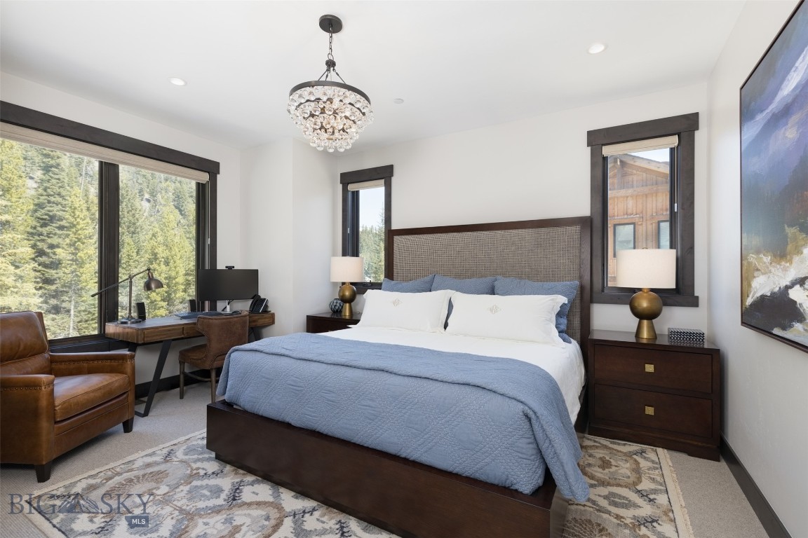 85 North Outlook Loop