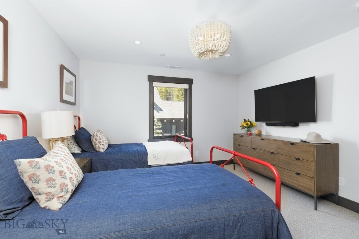 85 North Outlook Loop