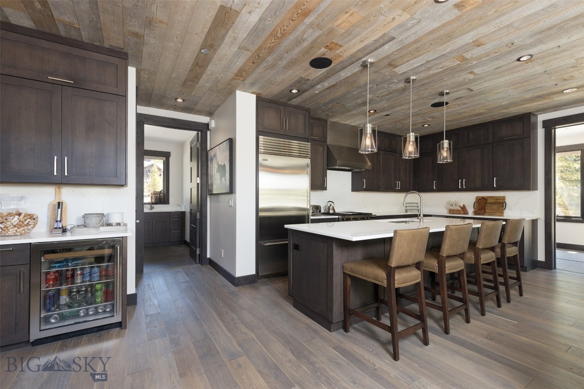 85 North Outlook Loop