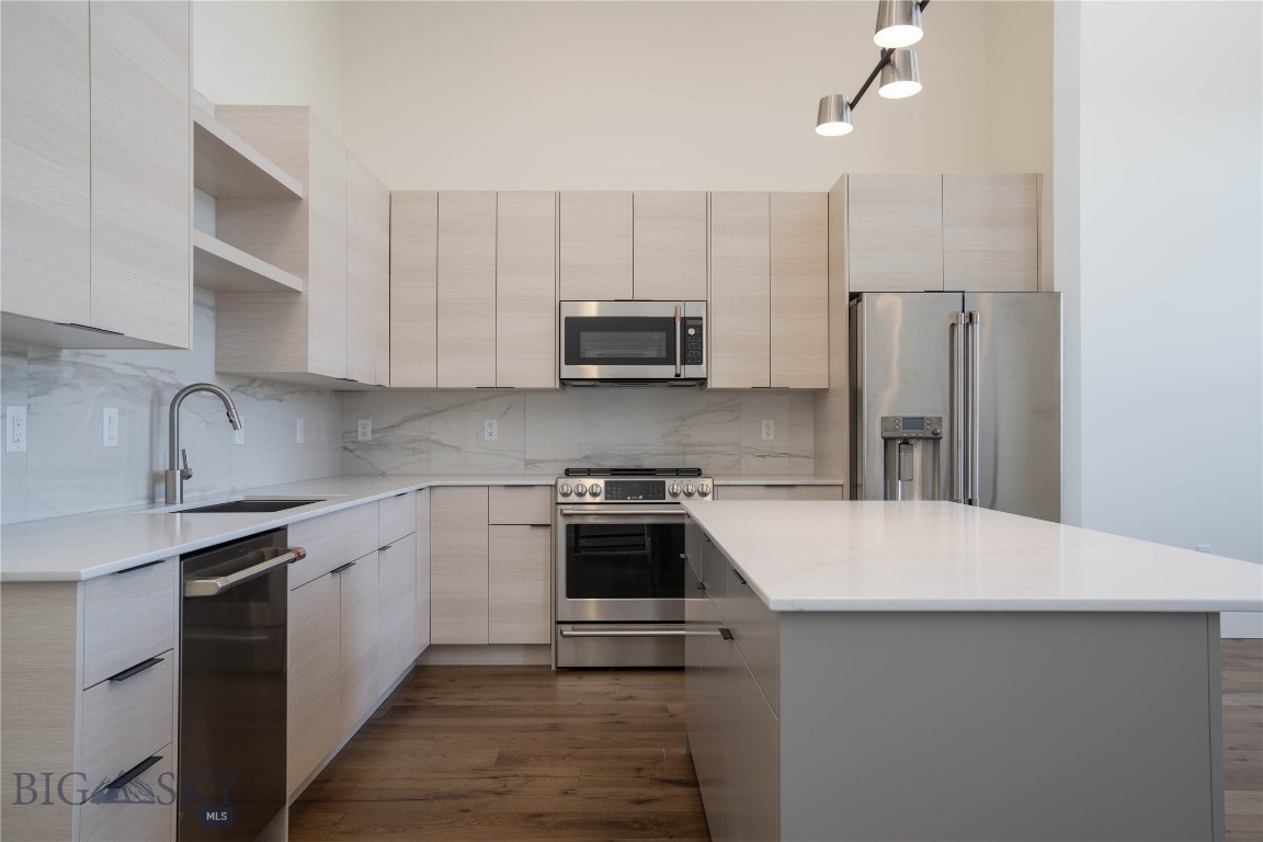 1608 W Beall Street B