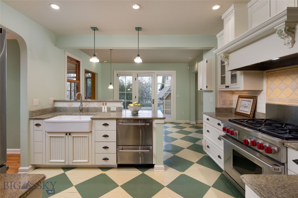 515 W Cleveland Street