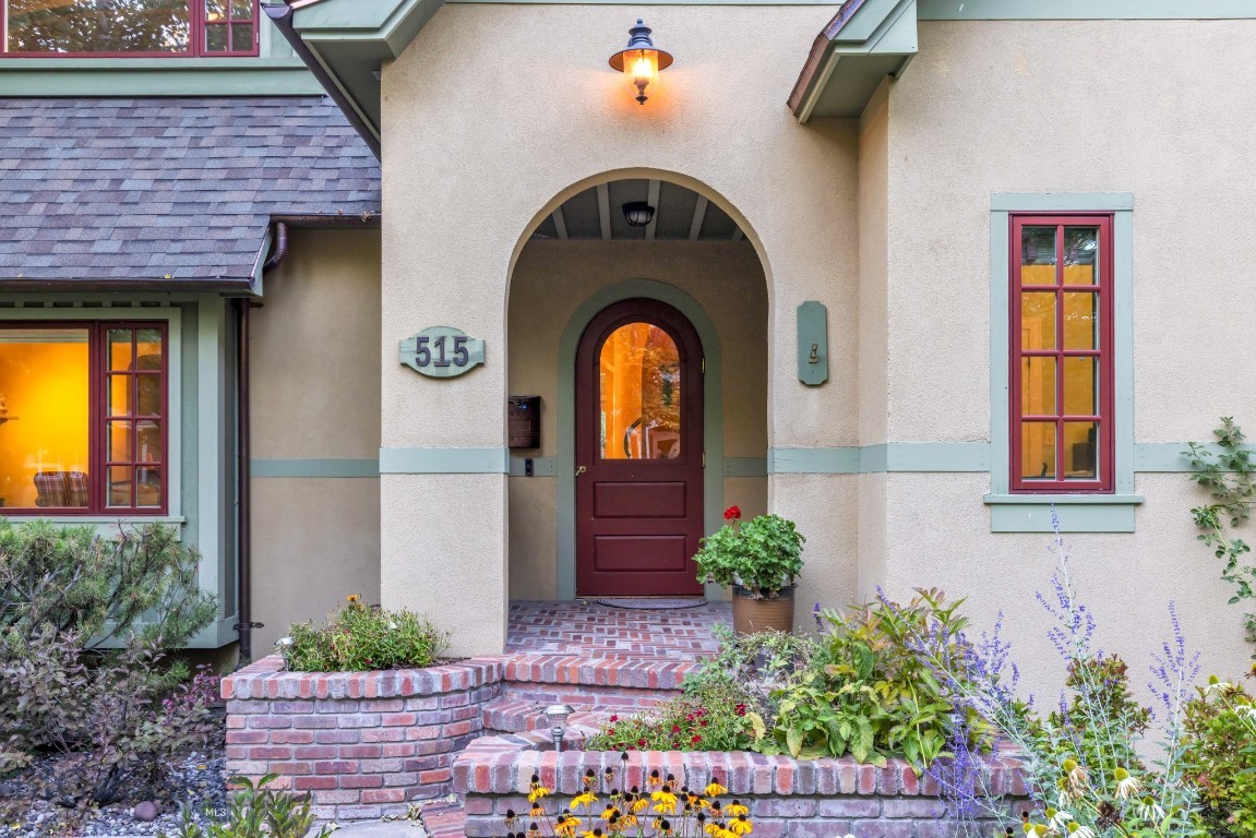 515 W Cleveland Street