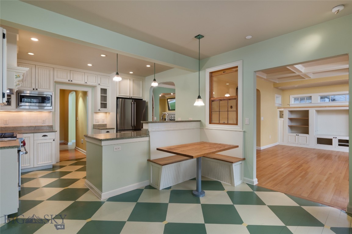 515 W Cleveland Street